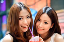 Những cặp song sinh xinh đẹp nổi tiếng trên mạng 