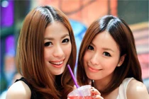 Những cặp song sinh xinh đẹp nổi tiếng trên mạng 