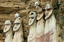 Những quan tài hình người 600 năm tuổi 