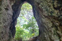 Đến Ngũ Hành Sơn không chỉ để ngắm ma nhai