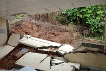 Quảng Nam: Mưa lớn khiến một điểm trường bị sập