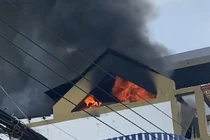 Hiện trường vụ cháy lớn tại cửa hàng xe máy ở Bình Thuận