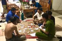 “Hoa mắt” với các hình thức đánh bạc vừa bị triệt phá