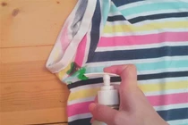 6 mẹo đơn giản để loại bỏ vết mồ hôi trên quần áo 