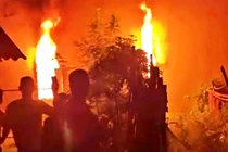 Quảng Nam: Hỏa hoạn thiêu rụi nhà xưởng và kho chứa hàng 