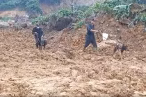 Cận cảnh tìm kiếm người mất tích vụ sạt lở thủy điện Kà Tinh