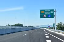 Không đi vào cao tốc Đà Nẵng - Quảng Ngãi khi bão Noru đổ bộ