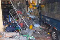 Quảng Ngãi: Toàn cảnh vụ xe tải đâm vào nhà dân, 2 người thiệt mạng