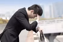 Vợ hết yêu nhưng không muốn ly hôn vì coi tôi như cây ATM