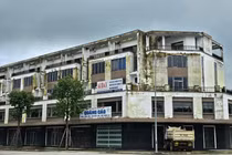 Quảng Ngãi: La liệt nhà phố bỏ hoang tại Khu đô thị mới