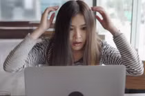 Khó xử khi phát hiện mẹ bạn trai chính là cô giáo ác mộng