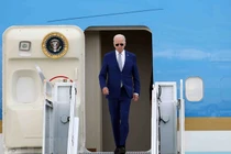 Tổng thống Mỹ Joe Biden đến Hà Nội, bắt đầu chuyến thăm Việt Nam