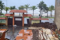 Những công trình dang dở bỏ hoang ven biển Đà Nẵng