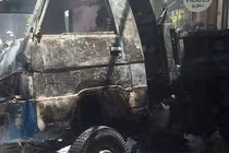 Hiện trường vụ cháy xe tải lan sang nhà dân ở Đà Nẵng