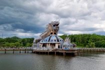 Tượng rồng nổi tiếng ở Huế từng lên báo Mỹ sắp bị bán sắt vụn