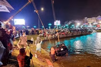 Đà Lạt: Ô tô lao xuống hồ Xuân Hương khiến 2 người tử vong