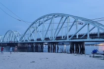 Cầu Nam Ô - điểm ngắm hoàng hôn cực hot dưới chân đèo Hải Vân