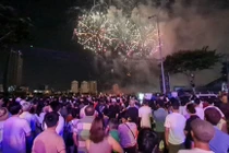 Khai mạc Lễ hội pháo hoa Đà Nẵng: Khán đài không còn chỗ trống