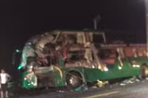 Toàn cảnh vụ xe khách đấu đầu, 2 người chết, 9 người bị thương 