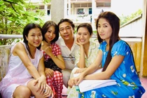 Chuyện hậu trường qua tiết lộ của đạo diễn “Lọ lem thời @” 