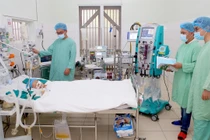 Hồi sinh bệnh nhi viêm cơ tim tối cấp sau 6 ngày chạy ECMO