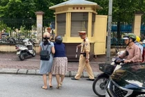 Bác tin CSGT kéo ngã 2 phụ nữ đi xe máy đang lưu thông trên đường