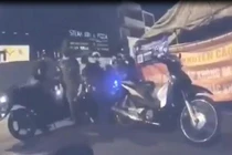 Thành viên 'tổ phản ứng nhanh' đánh gục người đàn ông ở TP.HCM bị khai trừ