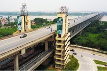 Cấm lưu thông trên cầu Thăng Long: Xe tải, xe khách chuyển đường nào?