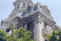 Rùng rợn cảnh lâu đài trăm tỷ cháy đen thui, 1 người chết ở Quảng Ninh 