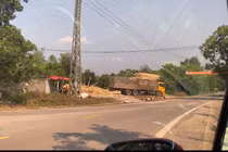 Quảng Bình: Trạm cân trái phép ngang nhiên hoạt động bên Quốc lộ 12C