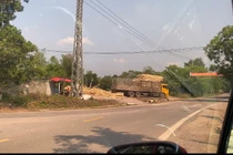 Quảng Bình: Trạm cân trái phép ngang nhiên hoạt động bên Quốc lộ 12C