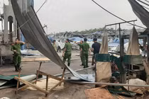 Cận cảnh nhà cửa tan hoang sau cơn lốc xoáy kinh hoàng ở Vĩnh Phúc