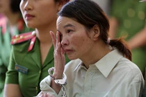 Hoãn xét xử phúc thẩm mẹ nữ sinh giao gà Điện Biên 