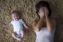 Suy giảm trí nhớ sau sinh, vợ ném cả 50 triệu vào thùng rác