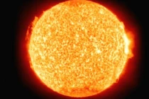Tại sao mặt trời vẫn chưa cháy xong?