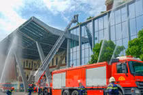 Hơn 1.000 người tham gia diễn tập chữa cháy tại bệnh viện