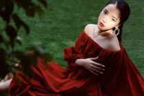 Bích Phương khiến dân tình mắt tròn mắt dẹt với màn khoe dáng căng mướt, siêu gợi cảm