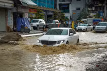 Thời tiết 11/8: Bắc Bộ nhiều nơi mưa dông, Trung Bộ nắng gắt