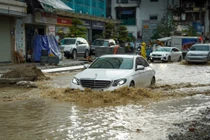 Thời tiết 11/8: Bắc Bộ nhiều nơi mưa dông, Trung Bộ nắng gắt