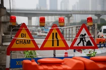 Thi công 2 cầu dầm thép 340 tỷ song song cầu vượt Mai Dịch