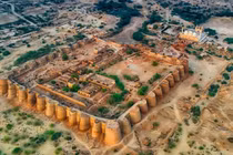 Pháo đài khổng lồ ở sa mạc: Kỳ quan đáng kinh ngạc