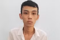 Gái làng chơi bị quỵt tiền và cuỗm mất điện thoại IphoneX 