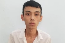 Gái làng chơi bị quỵt tiền và cuỗm mất điện thoại IphoneX 