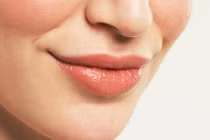 Nhìn tướng môi đoán số mệnh: Môi dày hay mỏng mới nhiều lộc?