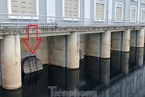 Hà Nội: Đường ngập, trạm bơm tiêu úng 4.700 tỷ đồng tê liệt