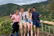 Cặp đôi Ba Lan phượt Tây Bắc: 'Chúng tôi ngã xe, người dân xúm vào đỡ'