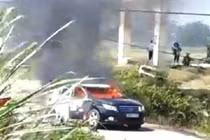 Video: Nguyên nhân xe chở cán bộ ở Thanh Hóa bốc cháy ngùn ngụt