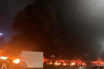 Cận cảnh hiện trường vụ cháy chợ hải sản lớn nhất Hạ Long