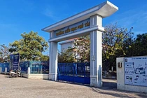 Cô giáo nghi nhảy lầu ở trường sau khi bị tố đánh học sinh