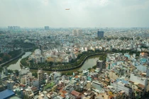 Hình ảnh tương phản đáng buồn của dòng kênh Nhiêu Lộc 